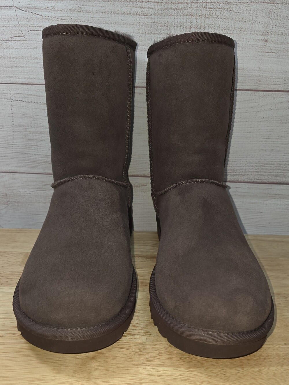 Ugg Size 8 Women's Classic Short II in Dusted Cocoa